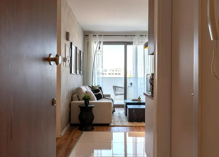 Apartmán Luna - Homely W Balcony In *